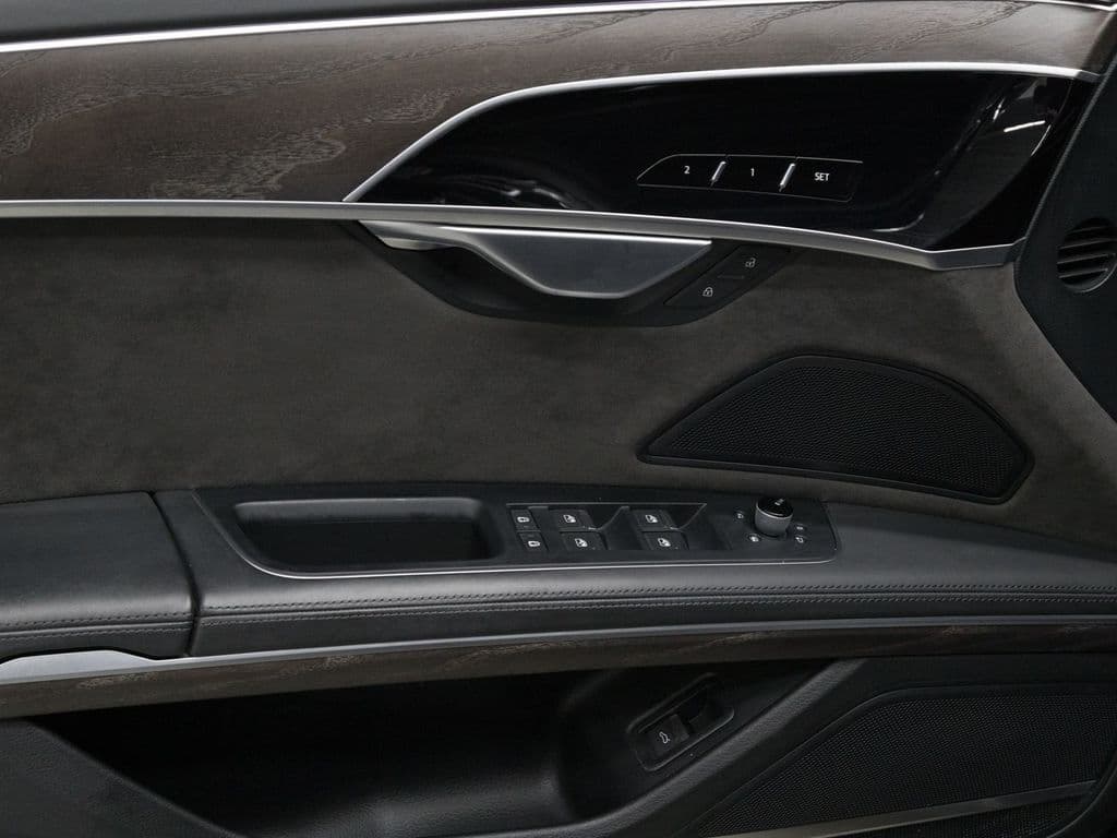 Audi A8 L 55 TFSI Q LM20 PANO ST.HEIZ TV EINZELSITZE.