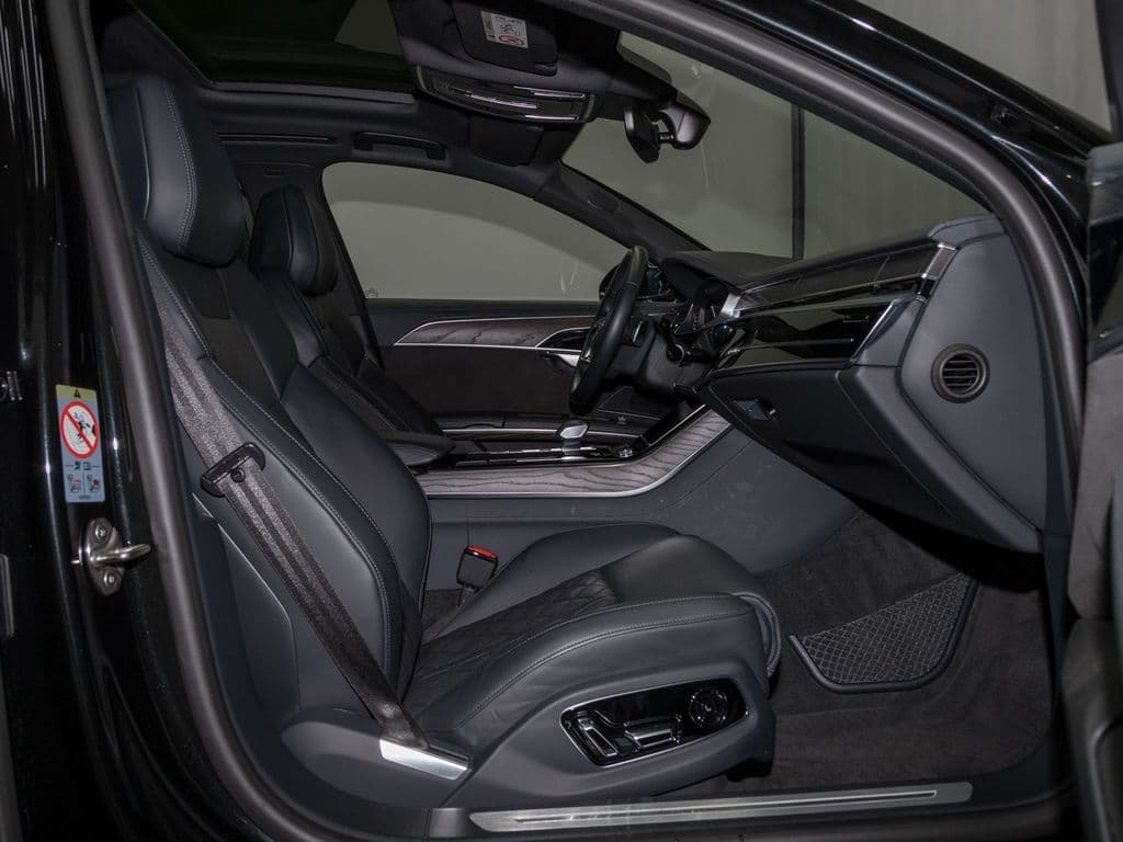 Audi A8 L 55 TFSI Q LM20 PANO ST.HEIZ TV EINZELSITZE.