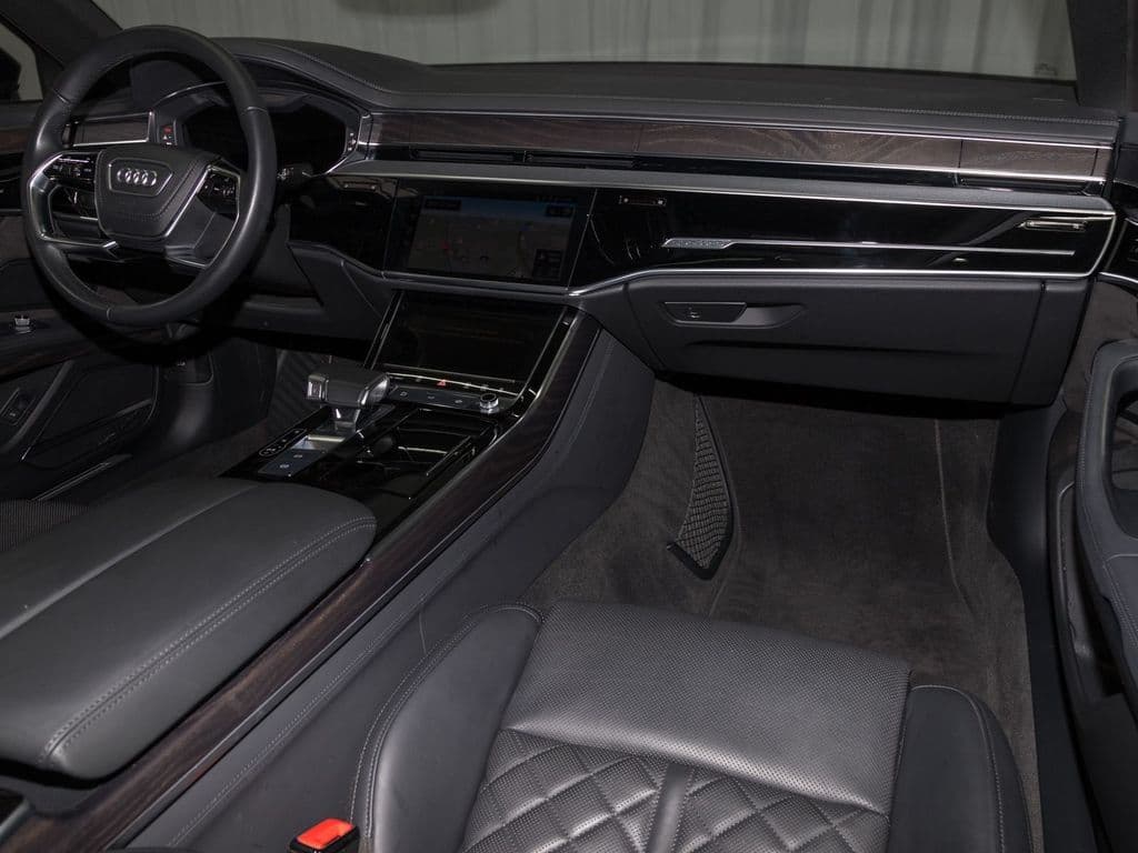 Audi A8 L 55 TFSI Q LM20 PANO ST.HEIZ TV EINZELSITZE.
