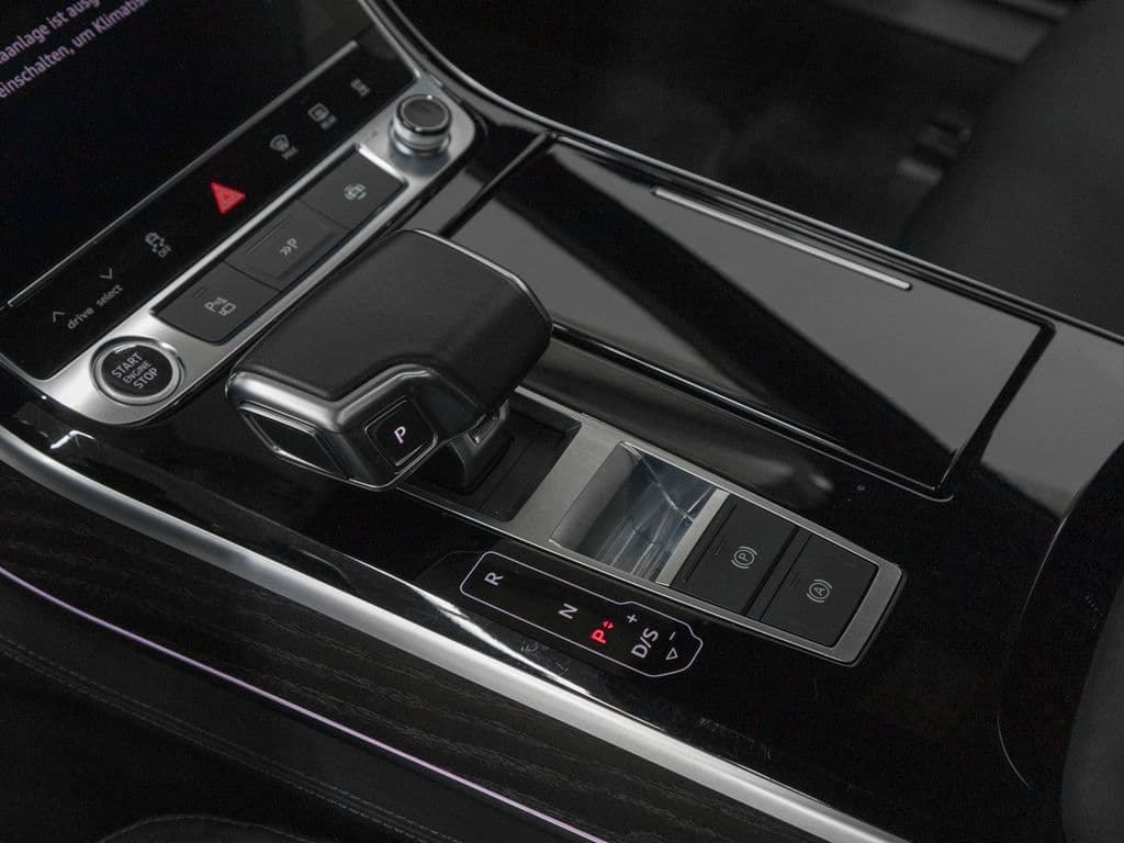 Audi A8 L 55 TFSI Q LM20 PANO ST.HEIZ TV EINZELSITZE.