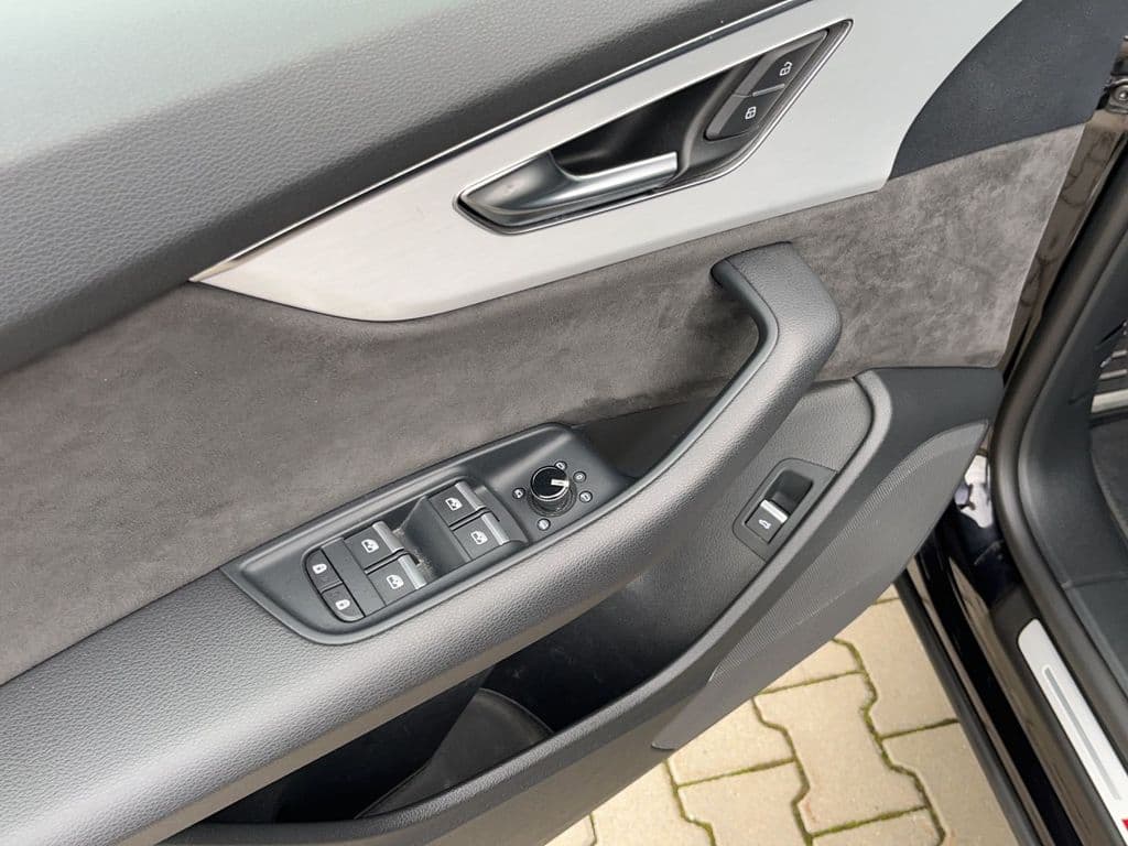 Audi SQ8 4.0TDI Standheizung Leder Privacy.
