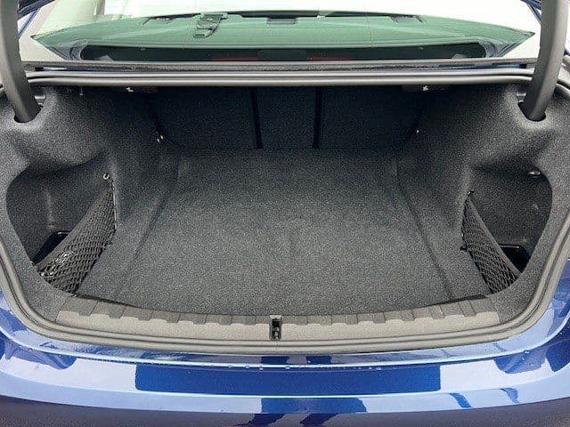 BMW 320d Limousine Advantage HiFi LED Komfortzg..