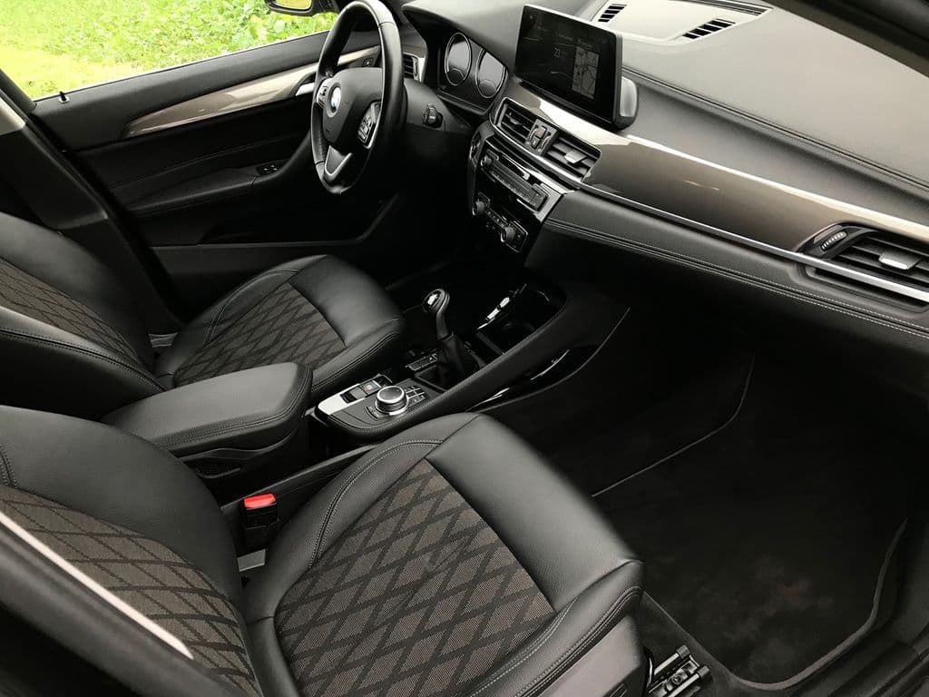 BMW X1 sDrive18d xLine ^Kamera ^AHK ^Navi ^HUD.