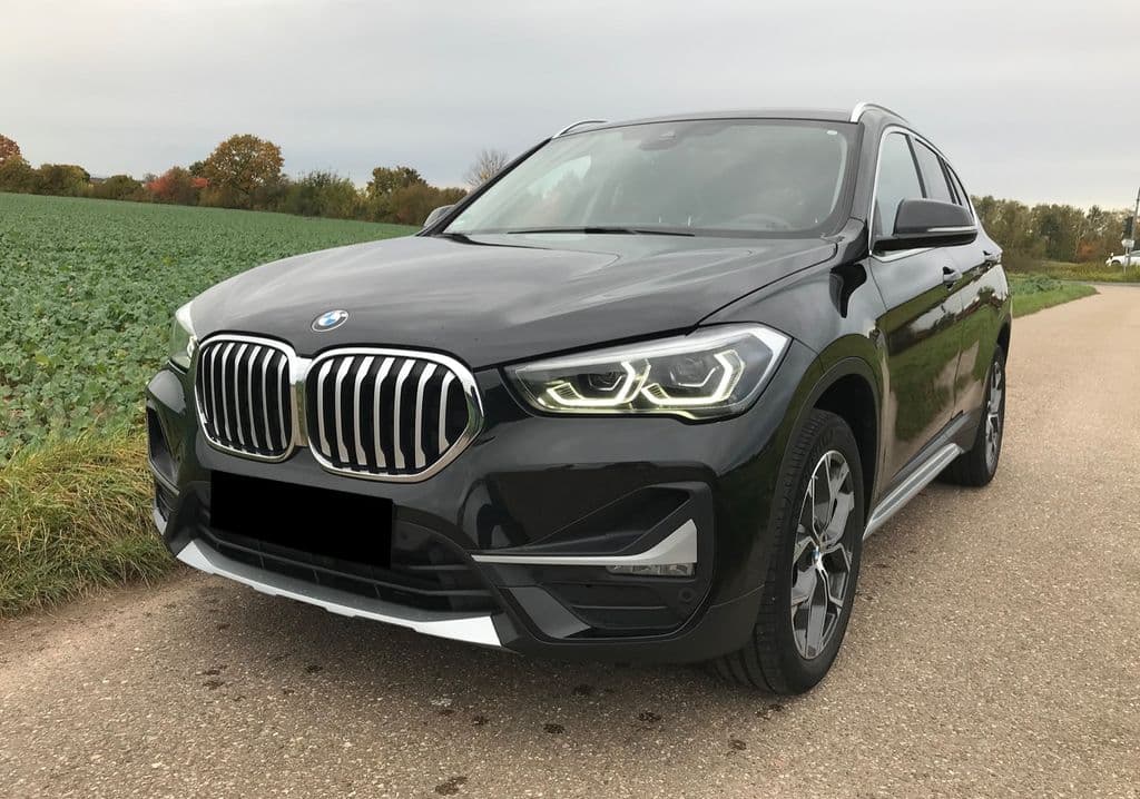BMW X1 sDrive18d xLine ^Kamera ^AHK ^Navi ^HUD.