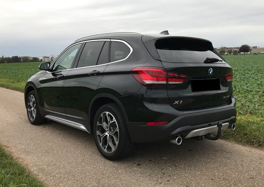 BMW X1 sDrive18d xLine ^Kamera ^AHK ^Navi ^HUD.