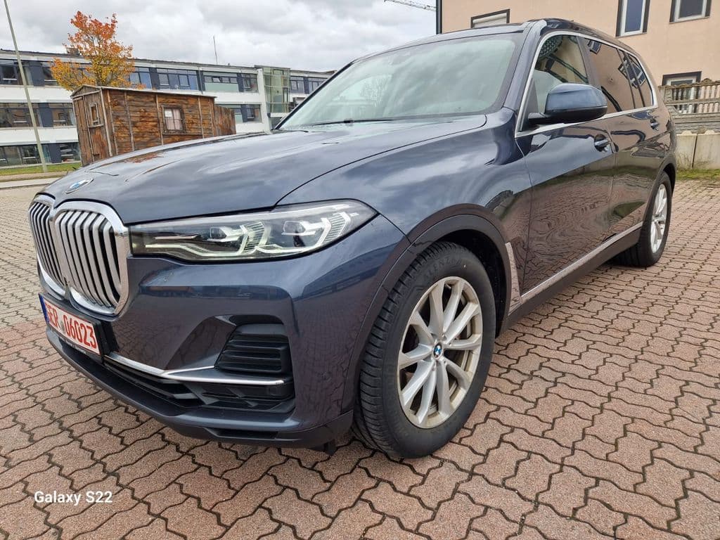 BMW X7 xDrive 40 d Panorama HeadUp Softclose LED AHK.