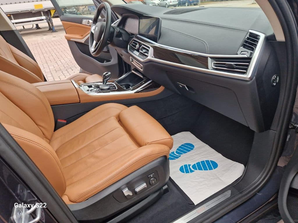 BMW X7 xDrive 40 d Panorama HeadUp Softclose LED AHK.