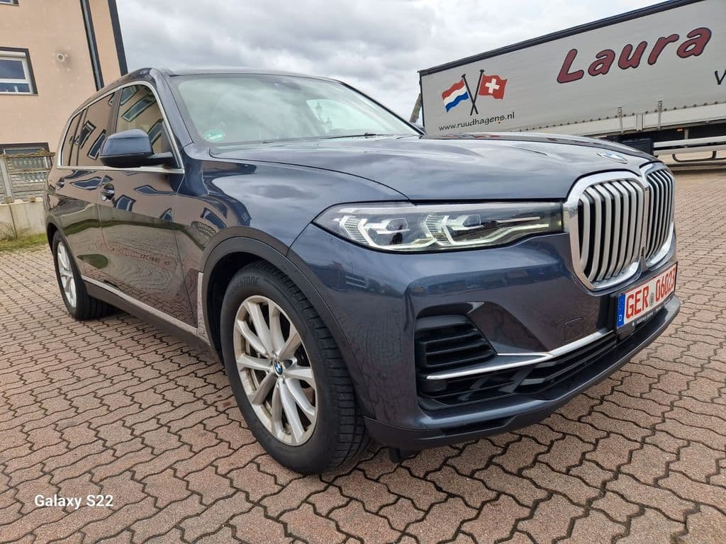 BMW X7 xDrive 40 d Panorama HeadUp Softclose LED AHK.