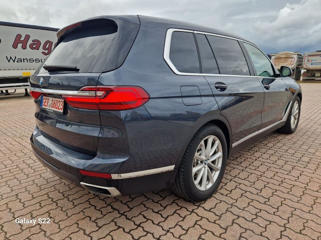 BMW X7 xDrive 40 d Panorama HeadUp Softclose LED AHK.