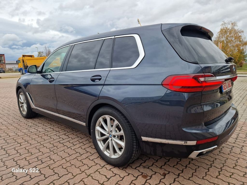 BMW X7 xDrive 40 d Panorama HeadUp Softclose LED AHK.