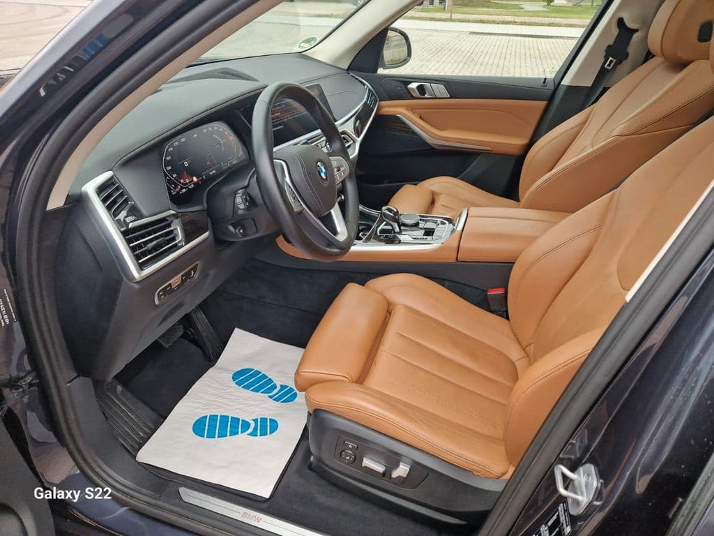 BMW X7 xDrive 40 d Panorama HeadUp Softclose LED AHK.