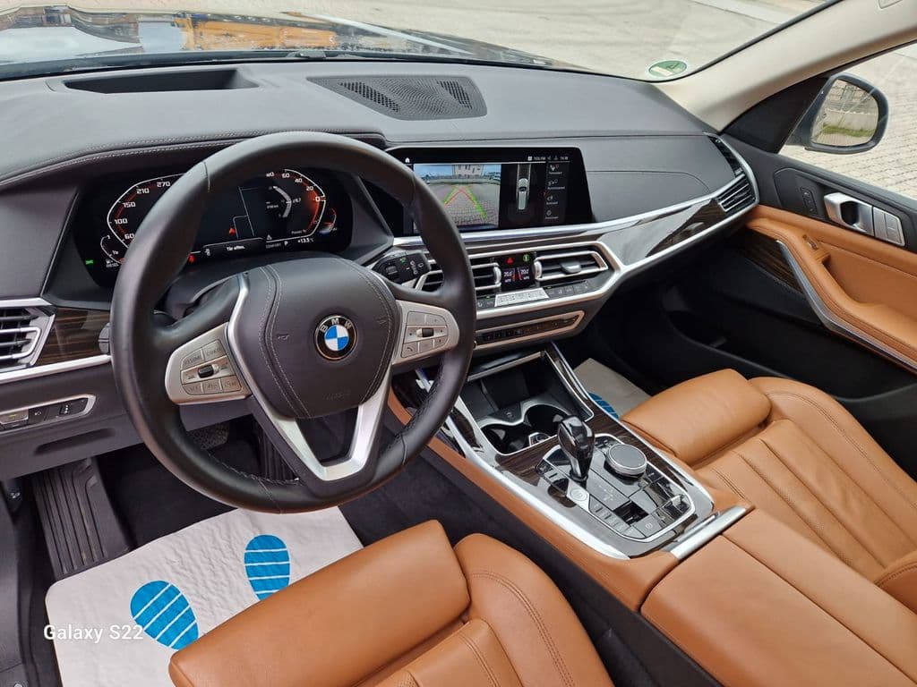 BMW X7 xDrive 40 d Panorama HeadUp Softclose LED AHK.
