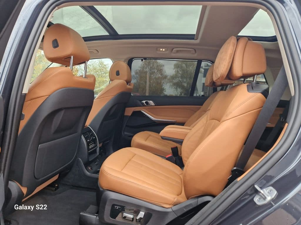 BMW X7 xDrive 40 d Panorama HeadUp Softclose LED AHK.