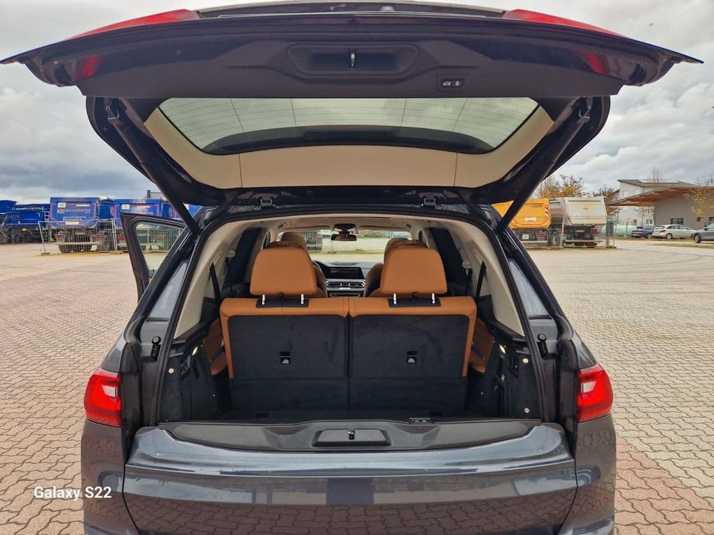 BMW X7 xDrive 40 d Panorama HeadUp Softclose LED AHK.
