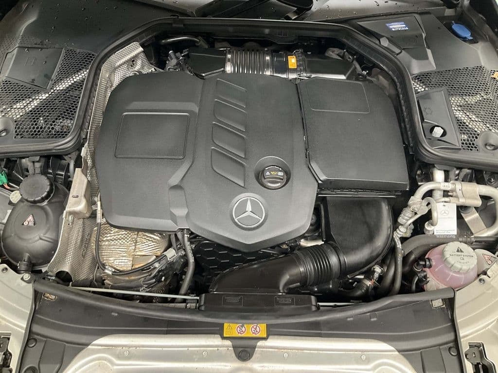 Mercedes-Benz C300de EQ AMG LINE 9G-TR-NIGHTPAKET-WIDESCREEN-.