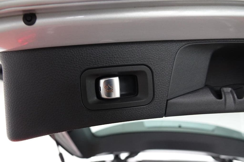 Mercedes-Benz C 300 d T 9G-Tronic AMG Navi/Distronic/Kamera/AH.