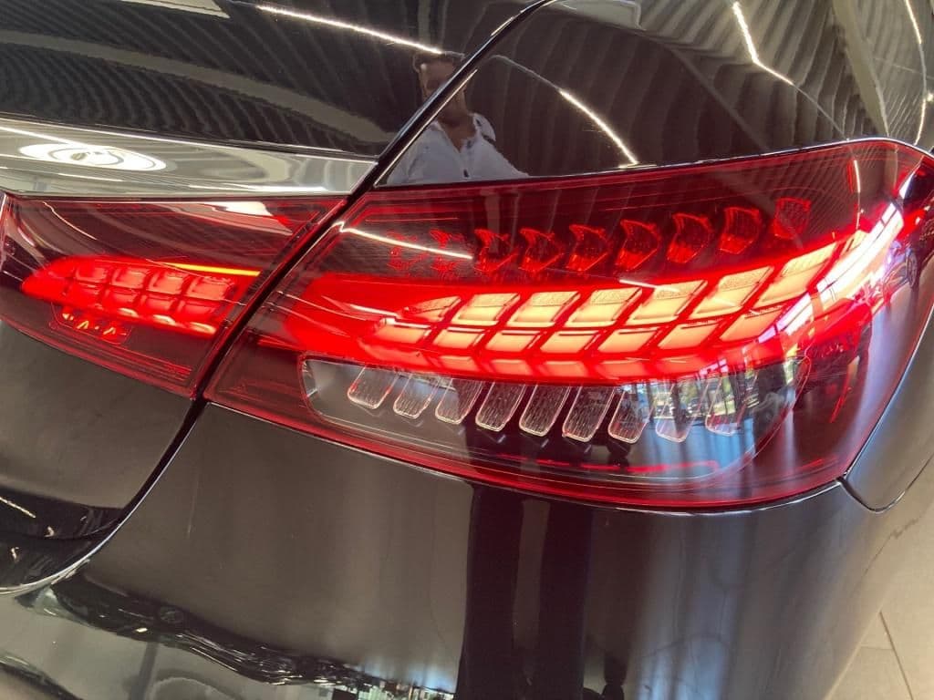 Mercedes-Benz E 300 AVANTGARDE+MBUX+MULTIBEAM+DISTRONIC+360°.