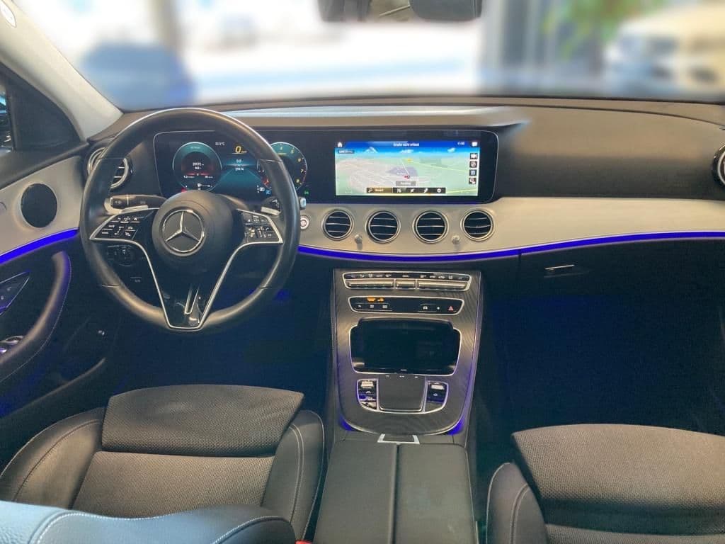 Mercedes-Benz E 300 AVANTGARDE+MBUX+MULTIBEAM+DISTRONIC+360°.
