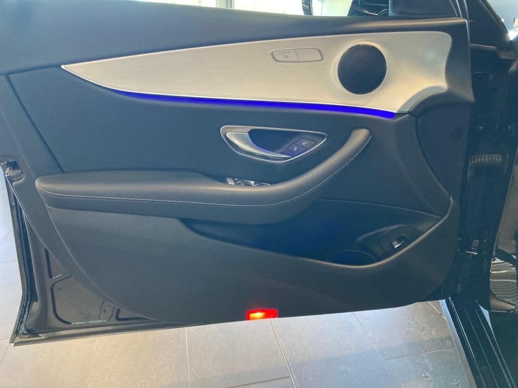 Mercedes-Benz E 300 AVANTGARDE+MBUX+MULTIBEAM+DISTRONIC+360°.
