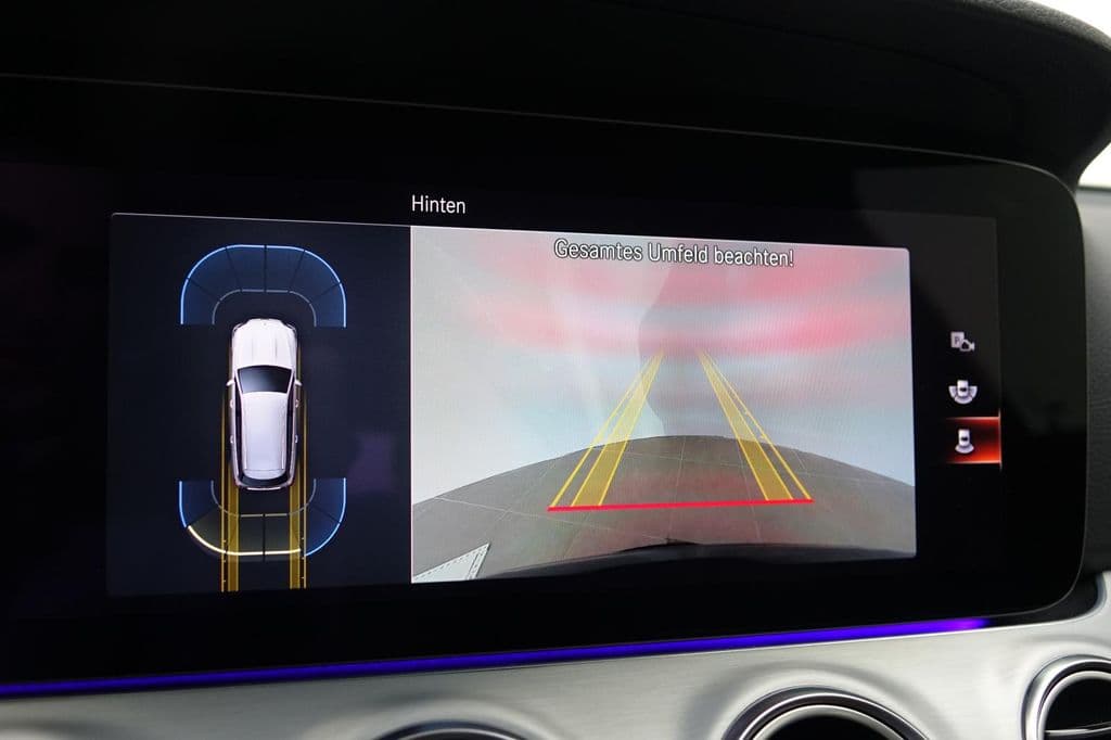 Mercedes-Benz E 300 T 9G-Tronic Avantgarde Navi/Leder/Distroni.