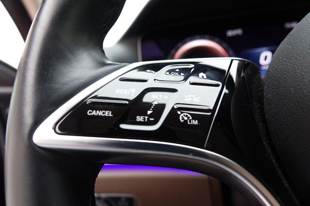 Mercedes-Benz E 300 T 9G-Tronic Avantgarde Navi/Leder/Distroni.