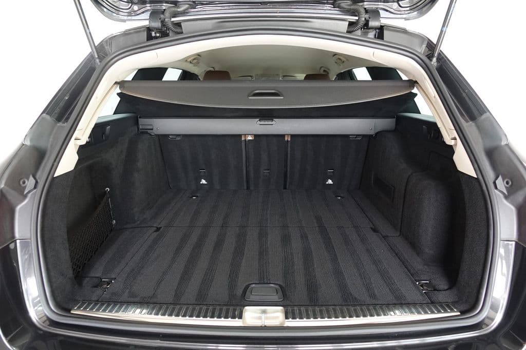 Mercedes-Benz E 300 T 9G-Tronic Avantgarde Navi/Leder/Distroni.