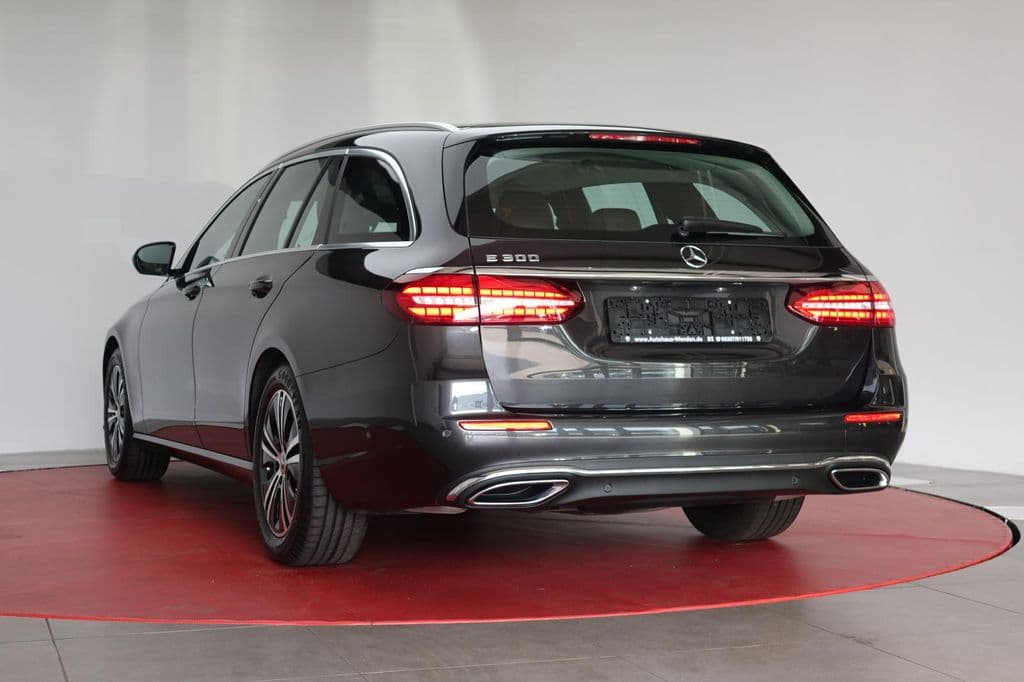 Mercedes-Benz E 300 T 9G-Tronic Avantgarde Navi/Leder/Distroni.