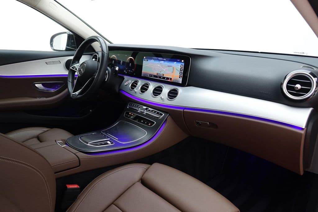 Mercedes-Benz E 300 T 9G-Tronic Avantgarde Navi/Leder/Distroni.