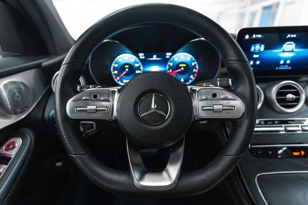 Mercedes-Benz GLC 300 Autom.LED NAVI PANO KAM PDC BURMESTER.