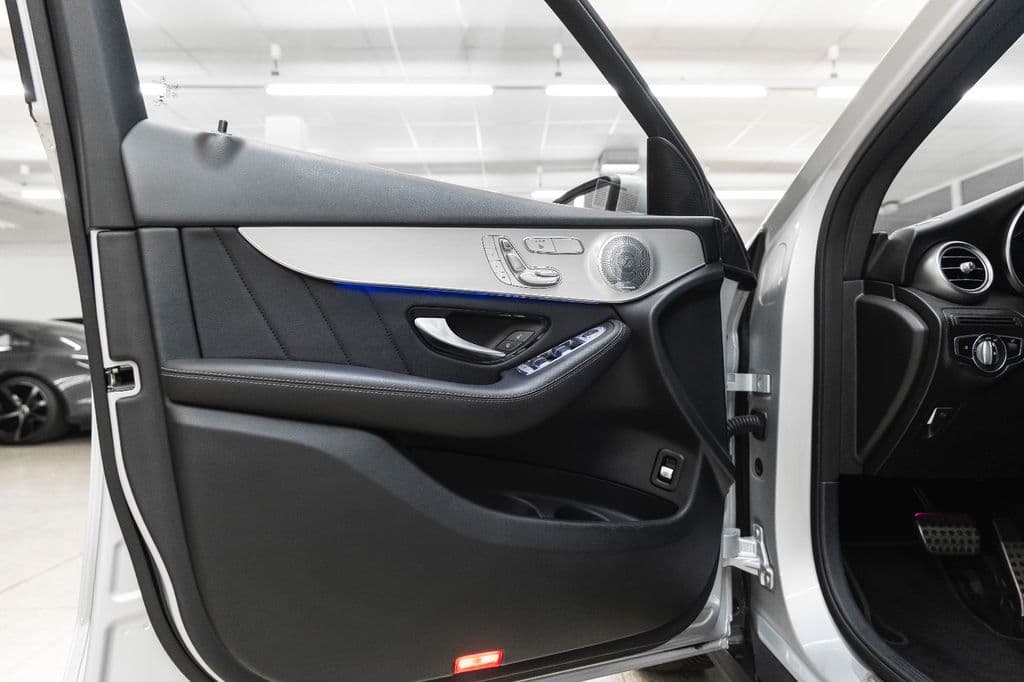 Mercedes-Benz GLC 300 Autom.LED NAVI PANO KAM PDC BURMESTER.