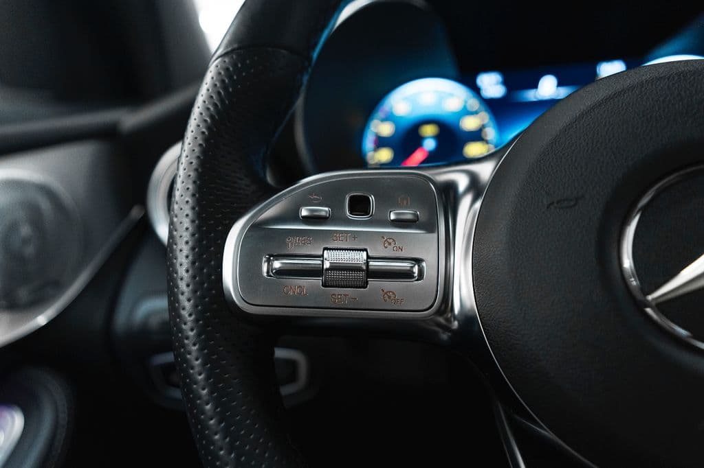 Mercedes-Benz GLC 300 Autom.LED NAVI PANO KAM PDC BURMESTER.