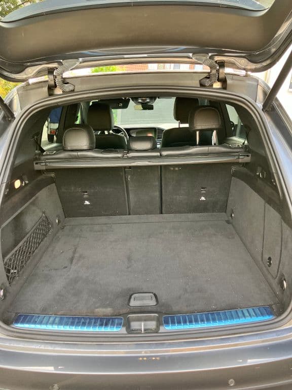 Mercedes-Benz GLE 300 d 4MATIC - DISTRONIC - PANO - AHK - 360°.