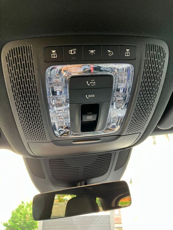 Mercedes-Benz GLE 300 d 4MATIC - DISTRONIC - PANO - AHK - 360°.