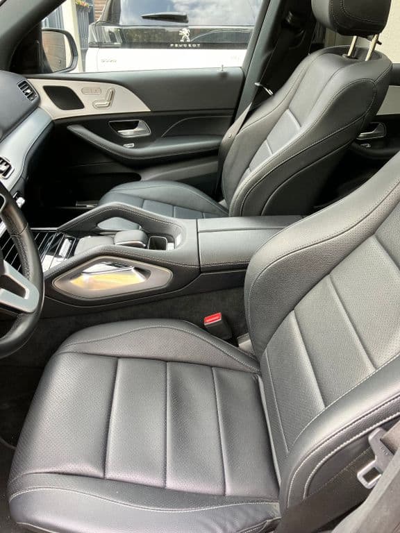 Mercedes-Benz GLE 300 d 4MATIC - DISTRONIC - PANO - AHK - 360°.